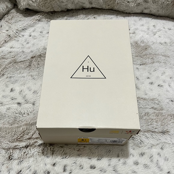 Pharrell Williams Adidas (US) 4.5 BBC Ice Cream X NMD Human Race ‘Running Dog’ - Picture 8 of 8